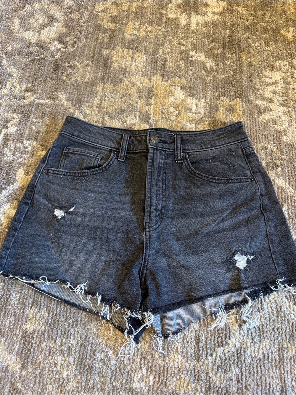 High-Waisted mom shorts Black Distressed Denim Shorts